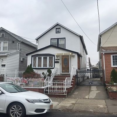 10718 108 Th St, South Richmond Hill, NY 11419