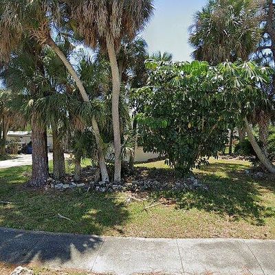 971 Iris Dr, North Fort Myers, FL 33903