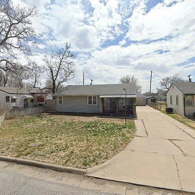 1227 E 6 Th Ave, Hutchinson, KS 67501