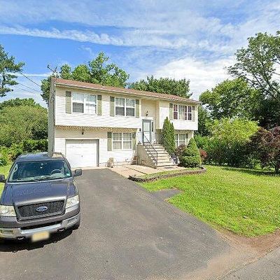 137 Burns St, Somerset, NJ 08873