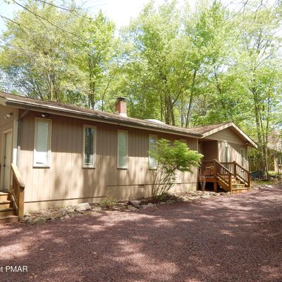 1376 Redwood Ter, Pocono Pines, PA 18350