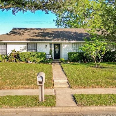 1109 Plantation Rd, Victoria, TX 77904