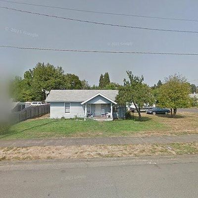 1124 E Madison Ave, Cottage Grove, OR 97424