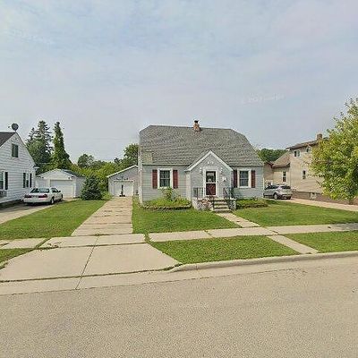 1615 Armstrong St, Marinette, WI 54143