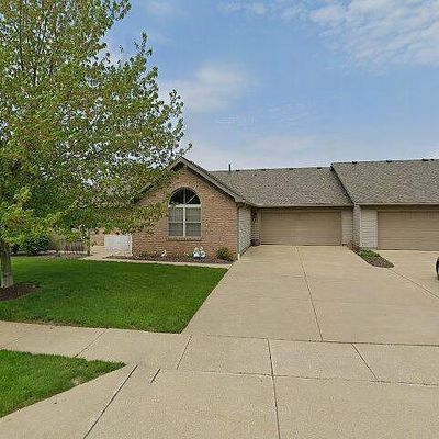 1645 Queens Gate Cir, Cuyahoga Falls, OH 44221