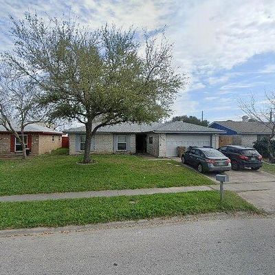 2240 Lombardy Dr, Corpus Christi, TX 78418