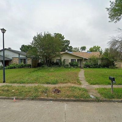 2822 Chariot Ln, Garland, TX 75044