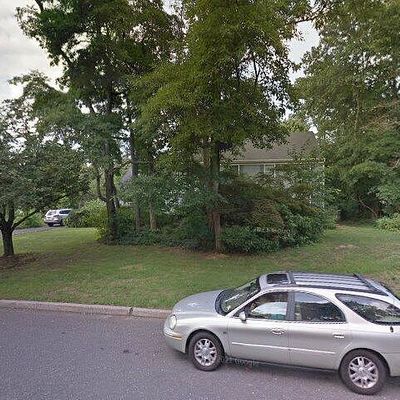 3 Harvest Ln, Eatontown, NJ 07724