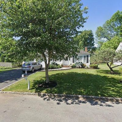 3 Regina Ct, Chatham, NJ 07928