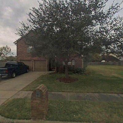 233 N Ranch House Rd, Angleton, TX 77515