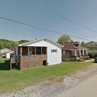 300 Hallam Ave, Meadow Lands, PA 15347