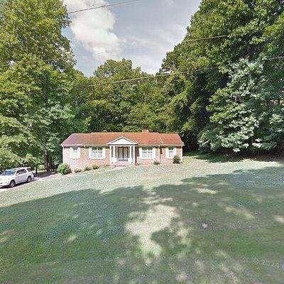 3200 Shaftesbury Ln, Winston Salem, NC 27105