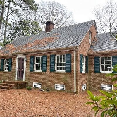 403 W Main St, Wakefield, VA 23888