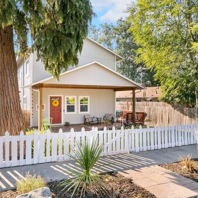 407 Nw Clarke St, Grants Pass, OR 97526