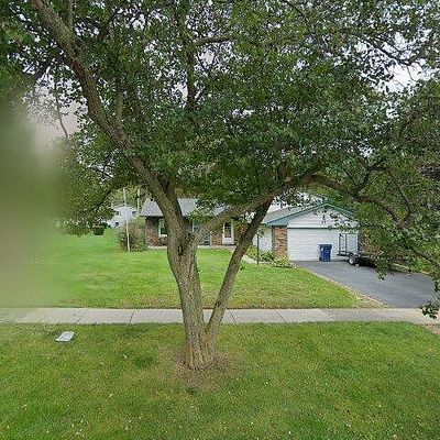 413 Schuett St, Algonquin, IL 60102