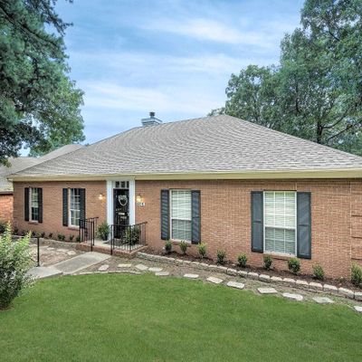 606 Cambridge Place Dr, Little Rock, AR 72227