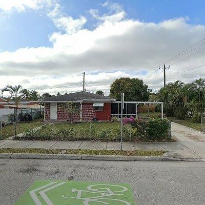 628 Monceaux Rd, West Palm Beach, FL 33405