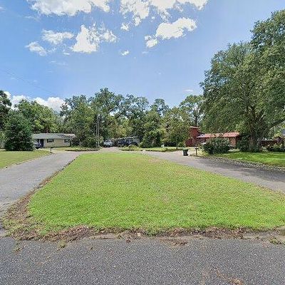 6463 Barnes St, Milton, FL 32570