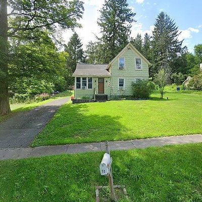 51 Warren St, Tully, NY 13159