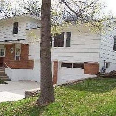 5336 N Virginia Ave, Kansas City, MO 64118