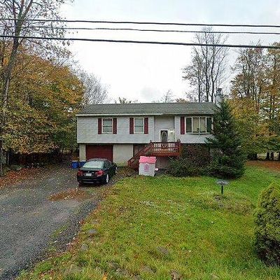 539 Country Place Dr, Tobyhanna, PA 18466