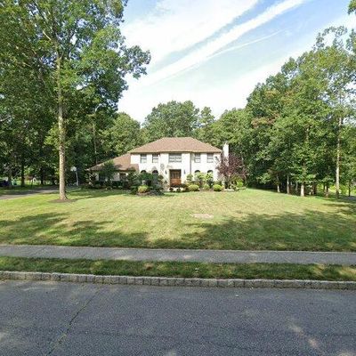 8 Danielle Ct, Jackson, NJ 08527