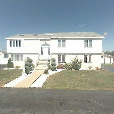 7 Naples Ave, Saugus, MA 01906