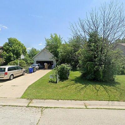 S83 W17651 Clearbrook Dr, Muskego, WI 53150