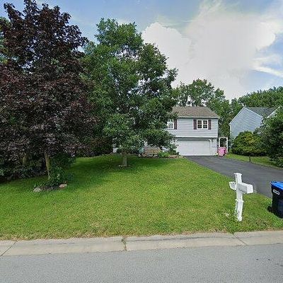 90 Battle Green Dr, Rochester, NY 14624