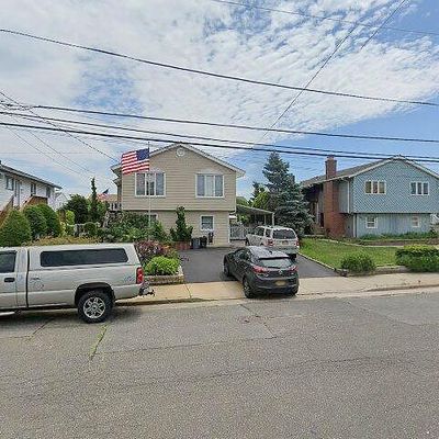 929 S Long Beach Ave, Freeport, NY 11520