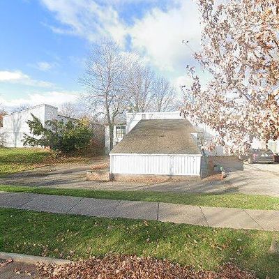 10 Sutton Pl, Shaker Heights, OH 44120