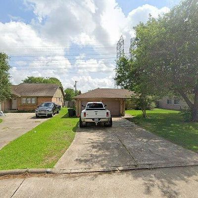 208 Driftwood St, League City, TX 77573