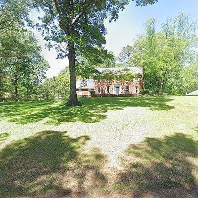 249 Place Dr, Yazoo City, MS 39194
