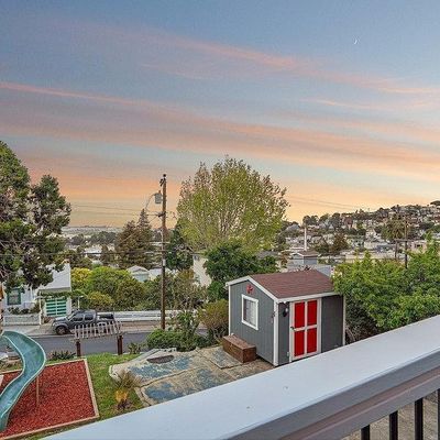 35 Mono St, Brisbane, CA 94005