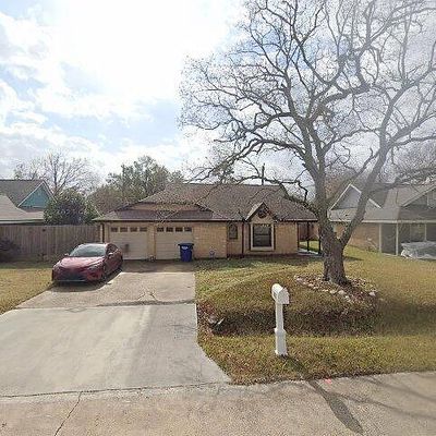 603 Highland Woods Dr, Highlands, TX 77562