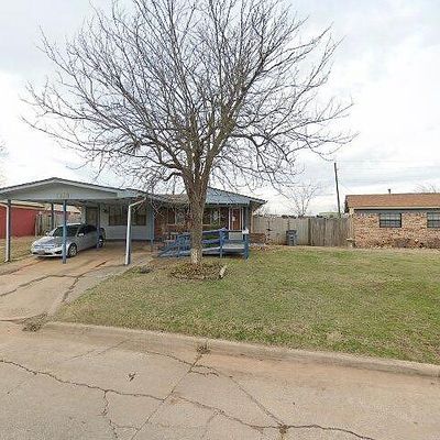 647 Sw Arbuckle Ave, Lawton, OK 73501