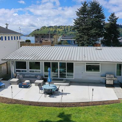 8163 Sandy Hook Dr, Clinton, WA 98236