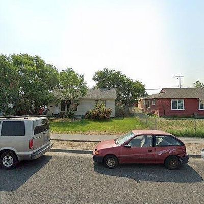 831 S Grand Dr, Moses Lake, WA 98837