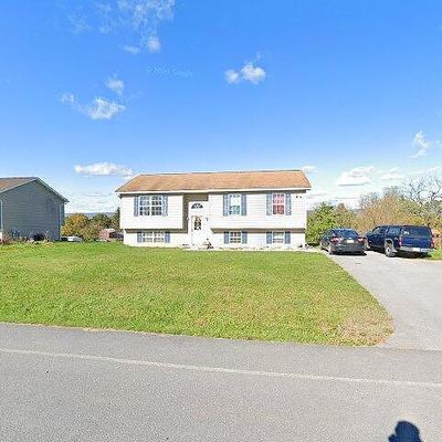 100 Walleye Dr, Shippensburg, PA 17257