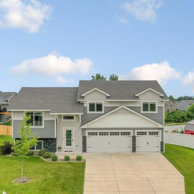 1105 Woodland Dr, Howard Lake, MN 55349