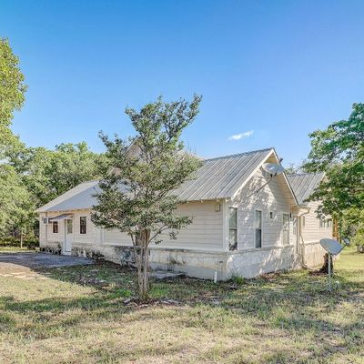 1951 Deer Trl, Floresville, TX 78114