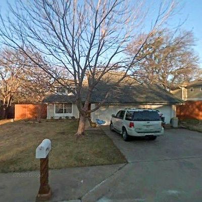 18 Indian Trl, Lake Dallas, TX 75065