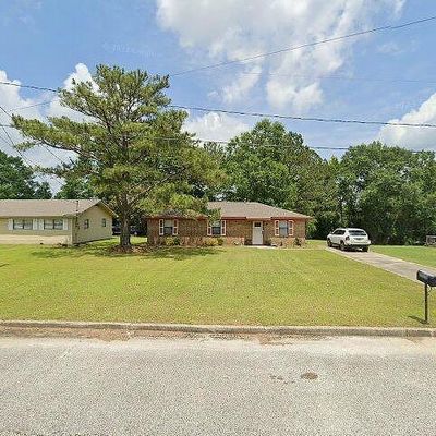 2705 Brothers Dr, Tuskegee, AL 36083