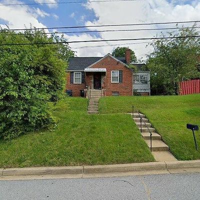 2705 Fairlawn St, Temple Hills, MD 20748