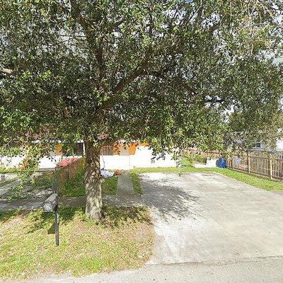 2421 Nw 99 Th Ter #2, Miami, FL 33147