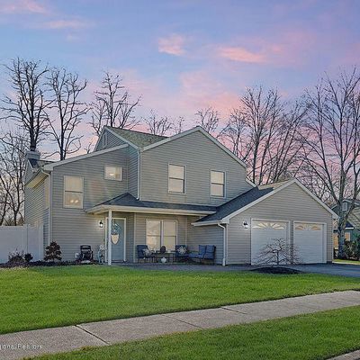 5 Plymouth Dr, Howell, NJ 07731