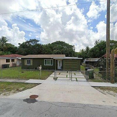 50 Nw 128 Th St, Miami, FL 33168