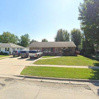 551 W Kimball Ave, Woodstock, IL 60098