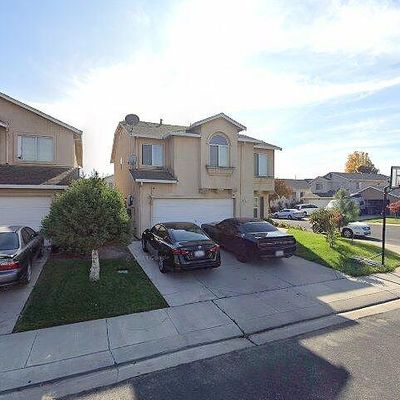 792 Greenlaven St, Manteca, CA 95336