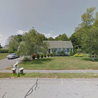 7 Samson Ln, Middletown, RI 02842